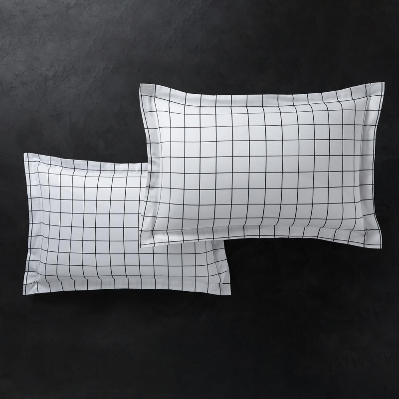 2 taies d'oreiller à carreaux noir et blanc Atlas 50x75 cm
