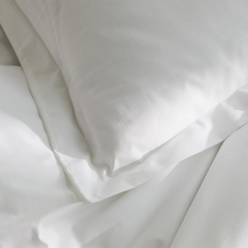 Zoom volant piqué de la taie en percale Sélène Zoom volant piqué de la taie en percale Sélène