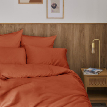 Zoom Housse de couette Hestia en satin de coton uni caramel Zoom Housse de couette Hestia en satin de coton uni caramel