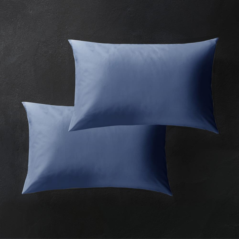 Taie d'oreiller Hestia en satin de coton uni bleu indigo 50x75 cm Taie d'oreiller Hestia en satin de coton uni bleu indigo 50x75 cm