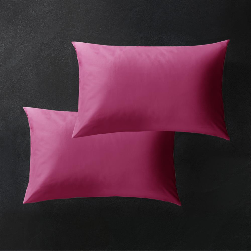 Taie d'oreiller Hestia en satin de coton uni beet red 50x75 cm Taie d'oreiller Hestia en satin de coton uni beet red 50x75 cm