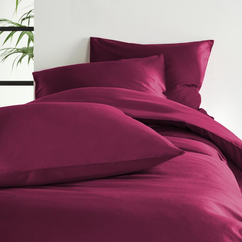 Taie d'oreiller Hestia en satin de coton uni beet red 50x75 Taie d'oreiller Hestia en satin de coton uni beet red 50x75