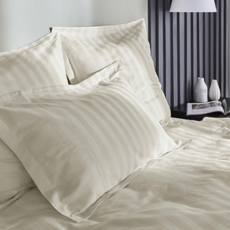 Taies d'oreiller daphné ivory 50x75 cm satin de coton zoom Taies d'oreiller daphné ivory 50x75 cm satin de coton zoom