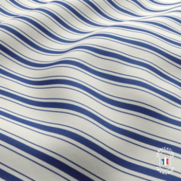 Zoom matière tissu FARNIENTE à rayures coloris Outremer Zoom matière tissu FARNIENTE à rayures coloris Outremer
